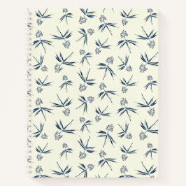 Budding Blue Branches auf Creme - nahtloses Muster Notizblock