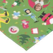 Buddy the Elf and Christmas Icons Pattern Tischdecke (Schrägansicht)