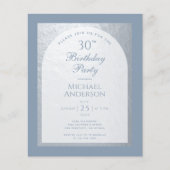 Budget 30. Geburtstag Dusty Blue Silver Einladung (Vorderseite)