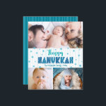 Budget 3 Foto Happy Hanukkah Turquoise Stars Card<br><div class="desc">"Happy Hanukkah." Spaß, spielerische, skurrile handgefertigte Typografie und ein zufälliger Star von David Muster in helltürkisblauem Blau, alles überlagernde Aquablau gezeichnete Linien auf weißem Hintergrund, zusammen mit 3 Fotos Ihrer Wahl, helfen Ihnen, in Hanukkah zu beginnen. Handgezeichnete türkisfarbene Linien überlagern einen aquamarinen blauen Hintergrund auf der Rückseite. Fühlen Sie die...</div>
