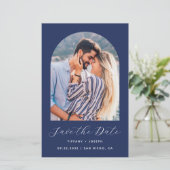 Budget Arch Foto QR Code Navy Blue Save the Date (Stehend Vorderseite)