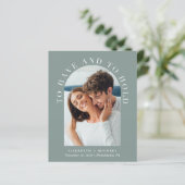 Budget Arch Foto QR Sage Hochzeit Einladung (Stehend Vorderseite)