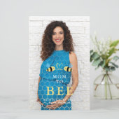 Budget Baby Shower Mama zu Bienenangebot Foto (Stehend Vorderseite)