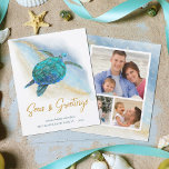 Budget Beach Sea Turtle Seas Greetings Foto Card<br><div class="desc">Rett Geld mit diesen Budget Küsten-Thema Weihnachtskarten, auf einem billigeren Papier und etwas kleiner Größe. Das tropische Stranddesign besticht durch eine türkisblaue Meeresschildkröte in Aquarell auf einem abstrakten Strandhintergrund mit einem Imitat Gold Glitzer funkelnd Wave und Seas & Greetings Skript. Auf der Rückseite befinden sich 3 Fotovorlagen, um die Karten...</div>