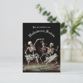 Budget Black Death Dancing Skeletts Halloween Einladungspostkarte (Stehend Vorderseite)