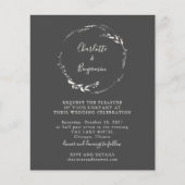 Budget Black Floral Wreath Script Einladung (Vorderseite)