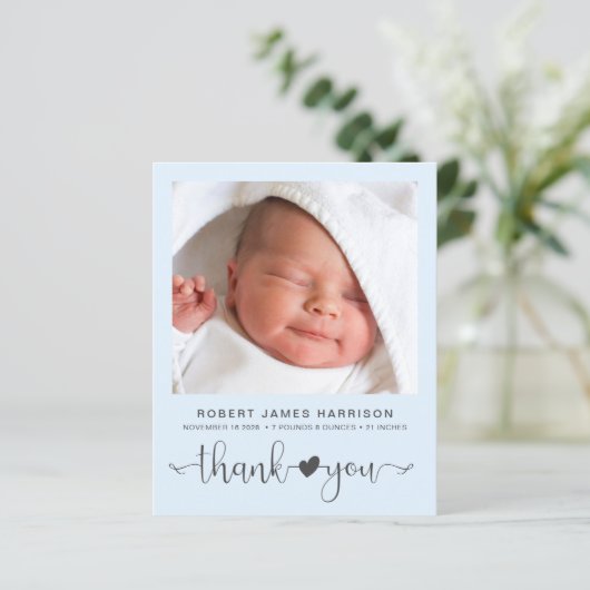 Budget Blue Baby Boy Foto Geburtsankündigung (Stehend Vorderseite)