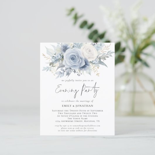 Budget Blue Florals QR Code Wedding Abend Party (Stehend Vorderseite)