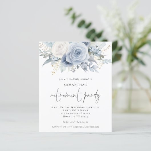 Budget Blue Florals Script Retirement Party Einlad (Stehend Vorderseite)