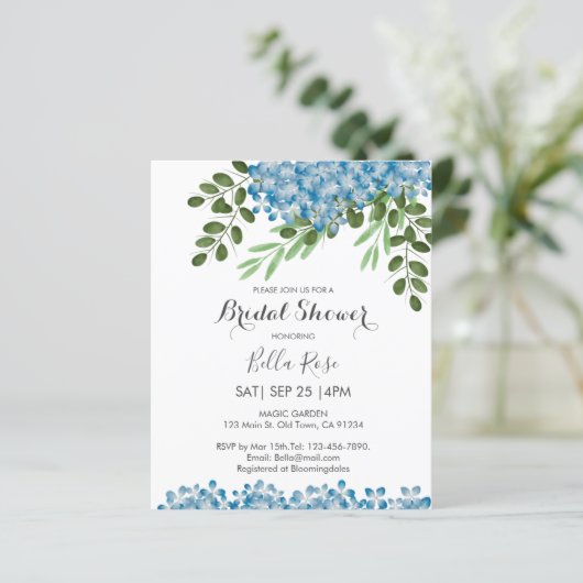 Budget Blue Hydrangeas Bridal Dusche Einladung (Stehend Vorderseite)