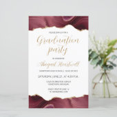 Budget Burgundy Gold Agate Graduation Party Einlad (Stehend Vorderseite)