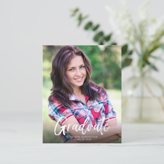 Budget Burgundy Script Abschluss Ankündigung (Stehend Vorderseite)