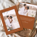 Budget Burnt Orange Wedding Foto Vielen Dank Karte<br><div class="desc">Budget Burnt Orange Wedding Dankeschön Karten,  die ein Foto auf der Vorder-und Rückseite haben. Die Dankeschön-Karten enthalten eine moderne,  handgeschriebene,  kursive Schriftzeichen-Typografie,  die elegant,  einfach und modern nach einem minimalistischen einfachen Hochzeitstag-Fest zu verwenden sind.</div>