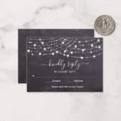 Budget Chalkboard String Lights Wedding RSVP Card Mitteilungskarte (Vorderseite/Rückseite Beispiel)