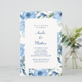 Budget Chic Blue Watercolor Blumen Hochzeit einlad (Stehend Vorderseite)