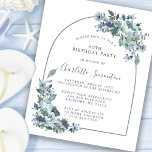 Budget Dusty Blue Floral 60. Geburtstag Einladung<br><div class="desc">Eine staubige blaue Torone und Wildblumen schmücken eine hübsche Geburtstagseinladung. Moderne Kalligraphie und der Bogen ergänzen das Boho Vibe.</div>