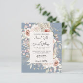 Budget Dusty Blue Floral Rustic Hochzeit Einladung (Stehend Vorderseite)