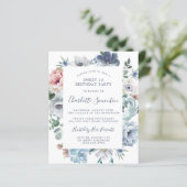 Budget Dusty Blue Floral Sweet 16 Einladung (Stehend Vorderseite)