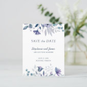 Budget Dusty Blue Lila Floral Save the Date Card (Stehend Vorderseite)