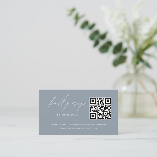 Budget Dusty Blue QR Code UAWG Wedding Website Begleitkarte (Stehend Vorderseite)