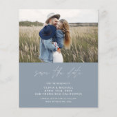 Budget Dusty Blue Typografy Save the Date Foto (Rückseite)