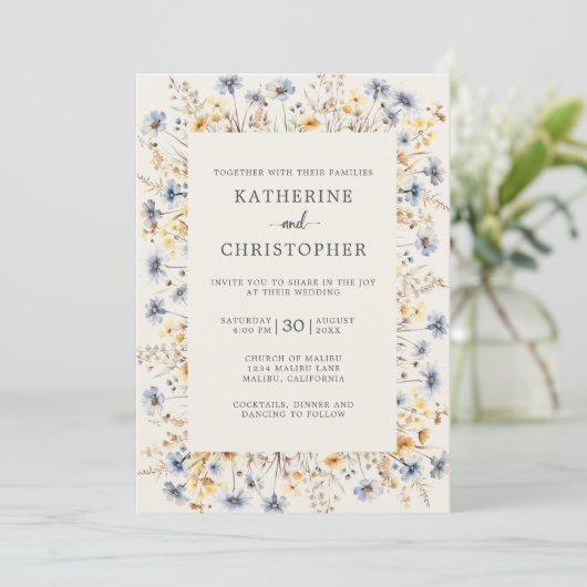 Budget Dusty Blue Wildblume auf einer Hochzeit Einladung (Stehend Vorderseite)