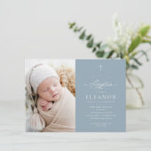 Budget Elegante Kreuzkalligrafie Foto Taufe Einladung (Stehend Vorderseite)