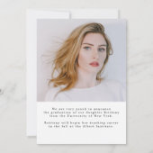 Budget Eleganter Script Graduate Foto Abschluss Ankündigung (Rückseite)