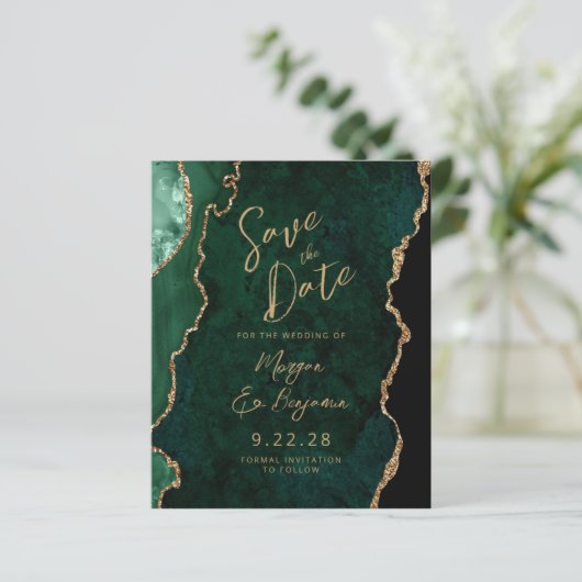 Budget Emerald Green Agate Script Save the Date (Stehend Vorderseite)