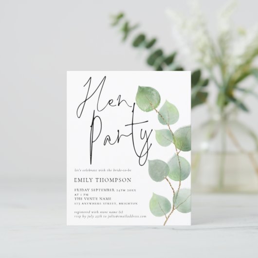 Budget Eukalyptus Script Hen Party Einladung (Stehend Vorderseite)