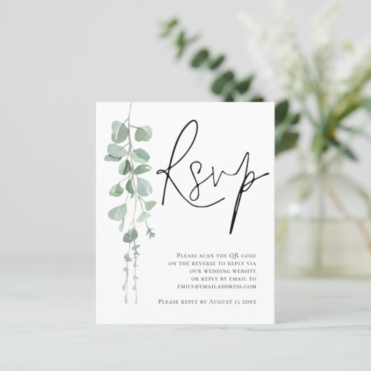 Budget Eukalyptus Script QR Code Wedding RSVP Encl (Stehend Vorderseite)