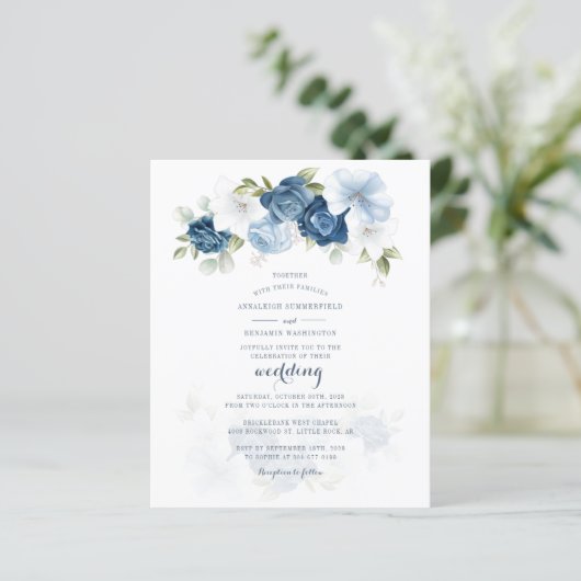 Budget Floral Botanical Dusty Blue Wedite Einladun (Stehend Vorderseite)