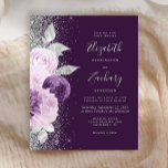 Budget Floral Deep Lila Silver Glitzer Hochzeit<br><div class="desc">Die links Seite dieses eleganten, modernen Hochzeitseinladens besticht durch einen Blumenstrauß in lila und Lavendeltönen, bestickt mit Silberfolie aus Imitat und Imitat Glitzer und mit silberfarbenem Imitat-Glitzer. Der anpassbare Text kombiniert handgeschriebene, hellsilbergraue Schrift, Copperplate und kursiv Schriftart auf einem lila Hintergrund. Die Rückseite ist mit einem lila und silberfarbenen Blumendesign...</div>