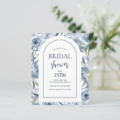 Budget Floral Dusty Blue Bridal Dusche Einladung (Stehend Vorderseite)