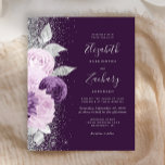 Budget Floral Lila Silver Glitzer Hochzeit<br><div class="desc">Die links Seite dieses eleganten, modernen Hochzeitseinladens besticht durch einen Blumenstrauß in lila und Lavendeltönen, bestickt mit Silberfolie aus Imitat und Imitat Glitzer und mit silberfarbenem Imitat-Glitzer. Der individuell anpassbare Text kombiniert handgeschriebene, hellsilbergraue Schrift, Copperplate und kursiv Schriftart auf einem dunklen lila Hintergrund. Die Rückseite ist mit einem lila und...</div>