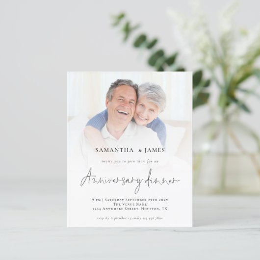 Budget Foto Script Anniversary Dinner Einladung (Stehend Vorderseite)