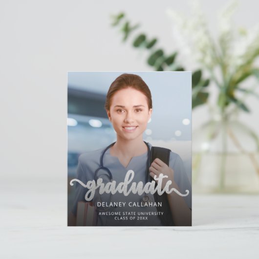 Budget Foto Silver Script Grad Ankündigung (Stehend Vorderseite)