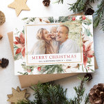 Budget Frohe Weihnachten Grüne Foto Urlaub<br><div class="desc">Budget Rustikaler Winter Frohe Weihnachtsfoto-Karte mit Holiday Floral Weiße Blume,  Grün und Red Poinsettia Blume mit einem einfachen Hintergrund.</div>