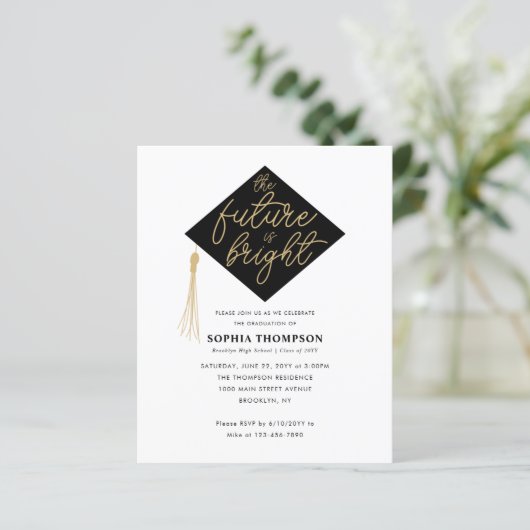 Budget Future ist Bright Grad Cap Graduation Party (Stehend Vorderseite)