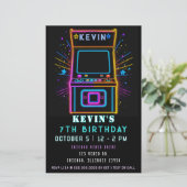 Budget Gaming Spaß Neon Glow Arcade Birthday Einla (Stehend Vorderseite)