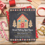 Budget Gingerbrei Open House Chalkboard Einladung<br><div class="desc">Ein niedliches, skurriles Lebkuchenhaus und Bäume, Stars, Herzen und Bonbons, zusammen mit spielerischer Schriftzeichen-Typografie, überlagern einen dunkelkohlegrauen Kalkboardhintergrund und helfen Ihnen, die Urlaubssaison zu beginnen. Ein Pfefferminzkerzenmuster auf einem roten Hintergrund schmückt den Rücken. Feiern Sie mit Familie und Freunden, während Sie die Wärme und Freude der Ferienzeit spüren. Senden Sie...</div>