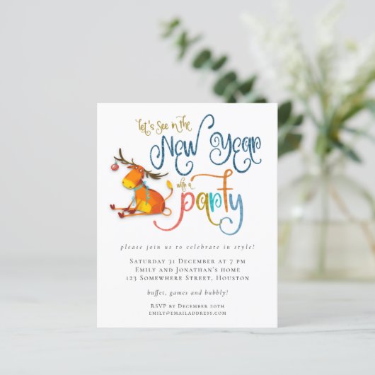 Budget Glitzer Funny Deer New Year Party Einladung (Stehend Vorderseite)