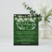 Budget Green Rustic String Lights Wedite Einladung (Stehend Vorderseite)