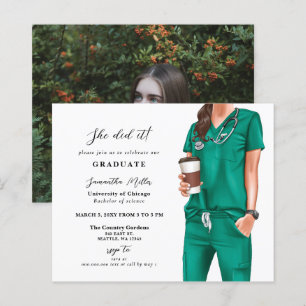 Budget Green Scrubs Nurse Foto Abschluss einladen