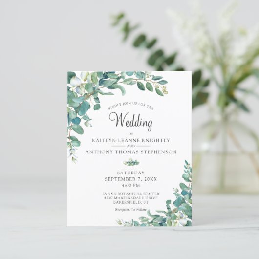 Budget Greenery Eucalyptus Wedding Einladung (Stehend Vorderseite)