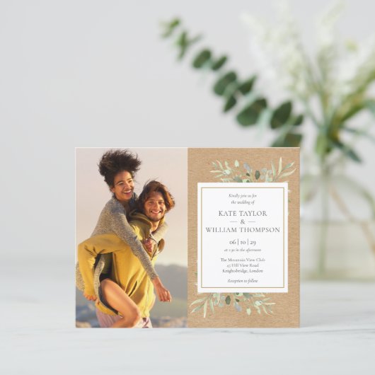 Budget Greenery Rustic Kraft Wedding Einladung (Stehend Vorderseite)