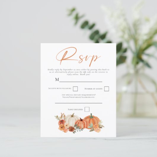 Budget Herbst Pumpkins QR Code Wedding RSVP (Stehend Vorderseite)