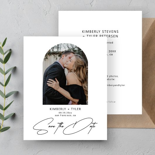 Budget-Hochzeitsankündigung mit moderner Bogenform