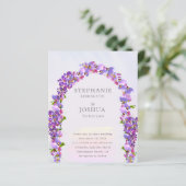 Budget Lila Wisteria Floral Wedding Einladung (Stehend Vorderseite)