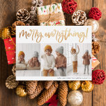 Budget Merit Alles Script 3 Foto Weihnachten<br><div class="desc">Verbringen Sie Feiertagjubeln mit dieser preisgünstigen Weihnachtskarte! "Merry Everything!" ist handgeschrieben in einem lustigen, modernen Skript. Die Kalligraphie ist in Gold für ein extra festliches Gefühl. Das Gold ist ein gedrucktes Bild, aber eine echte Goldfolienversion ist in unserem Shop erhältlich. Unter der Handschrift befinden sich drei senkrechte Fotos nebeneinander. Im...</div>